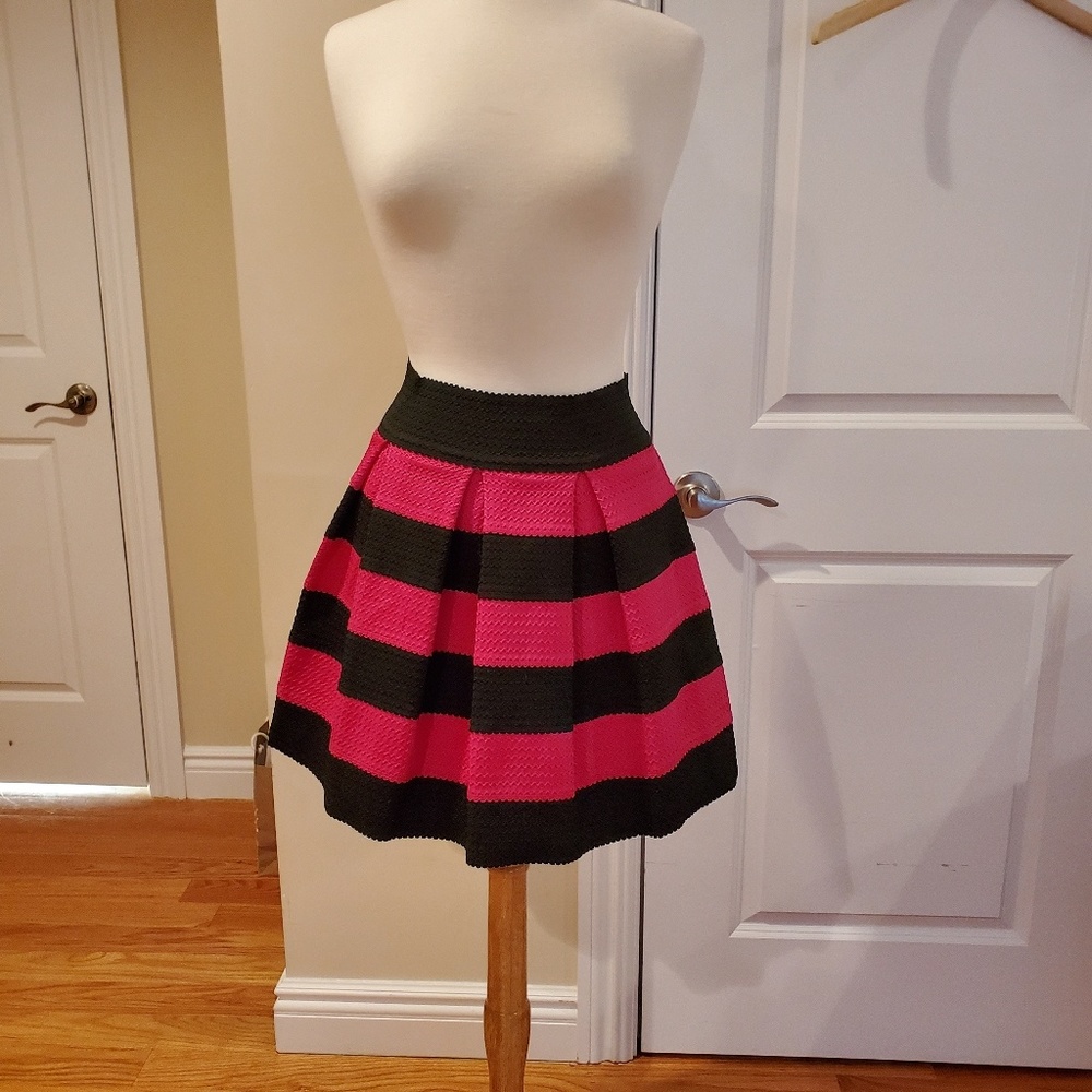 Bloomingdales pink and navy skirt